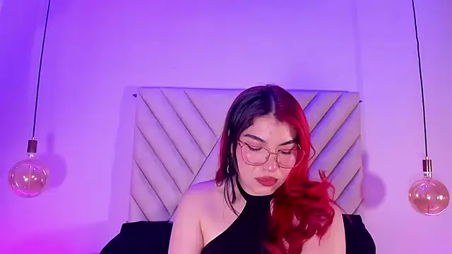 EmmaSwift  online show from 03/30/26, 01:06