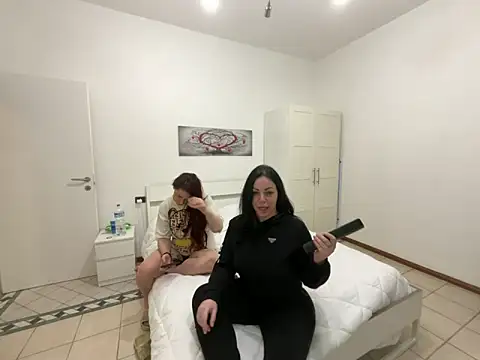 Chloe Ricci online show from 01/11/25, 07:59