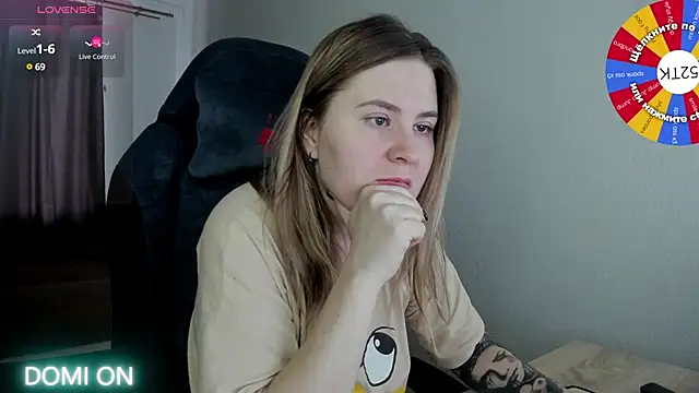 Olivia Munk online show from 02/26/25, 06:37