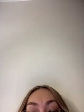 Snapshot of MichelleFerry_ chatting on 01/11/25, 08:33 MichelleFerry online show from 01/11/25, 08:33