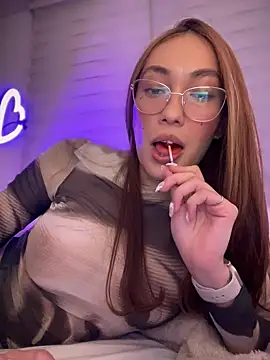 Snapshot of MichelleFerry_ chatting on 02/27/25, 04:52 MichelleFerry online show from 02/27/25, 04:52