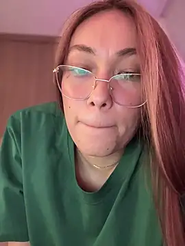 Snapshot of MichelleFerry_ chatting on 03/01/25, 10:13 MichelleFerry online show from 03/01/25, 10:13