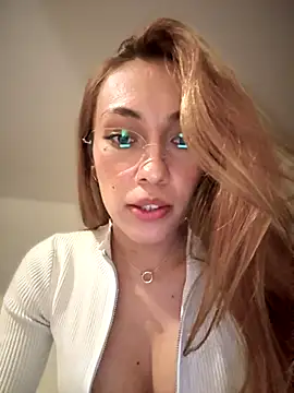 Snapshot of MichelleFerry_ chatting on 09/12/25, 02:22 MichelleFerry online show from 09/12/25, 02:22