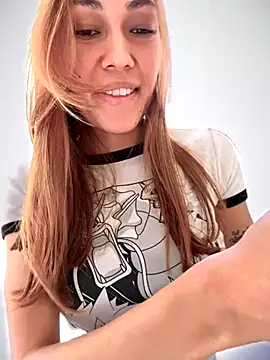 Snapshot of MichelleFerry_ chatting on 10/02/25, 07:43 MichelleFerry online show from 10/02/25, 07:43