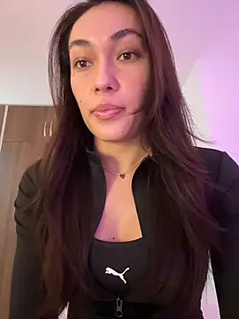 Snapshot of MichelleFerry_ chatting on 02/08/26, 04:38 MichelleFerry online show from 02/08/26, 04:38