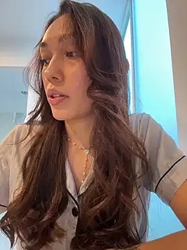 Snapshot of MichelleFerry_ chatting on 04/24/26, 12:57 MichelleFerry online show from 04/24/26, 12:57