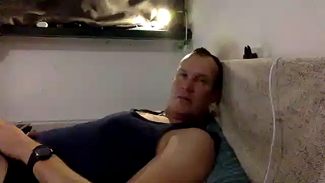 Snapshot of dlvis12 chatting on 12/02/25, 08:15 dlvis12 online show from 12/02/25, 08:15