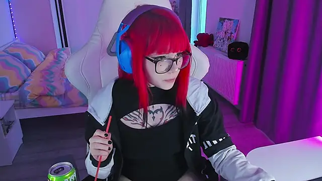 Snapshot of Yumi_Youkai chatting on 02/02/25, 10:57 Yumi Youkai online show from 02/02/25, 10:57