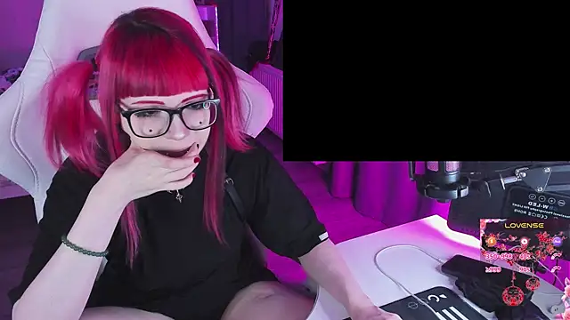 Snapshot of Yumi_Youkai chatting on 12/19/25, 02:29 Yumi Youkai online show from 12/19/25, 02:29