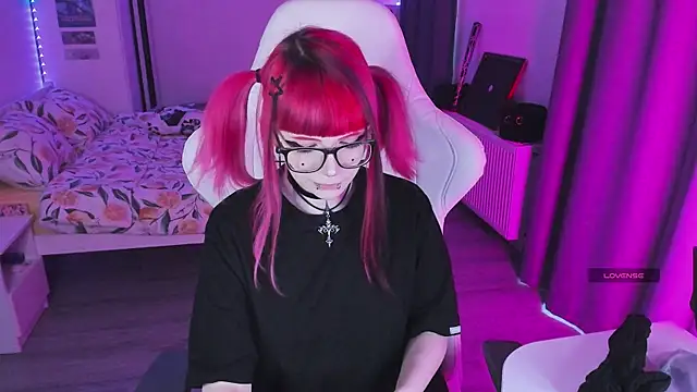 Snapshot of Yumi_Youkai chatting on 12/22/25, 08:55 Yumi Youkai online show from 12/22/25, 08:55