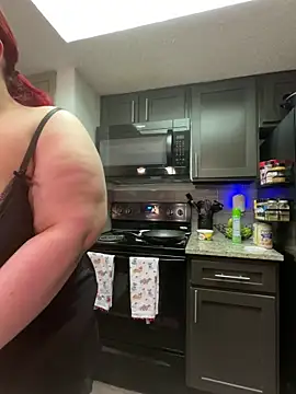 Snapshot of bbwredhead chatting on 02/12/25, 12:48 bbwredhead online show from 02/12/25, 12:48