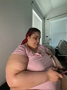 Snapshot of bbwredhead chatting on 10/02/25, 01:40 bbwredhead online show from 10/02/25, 01:40