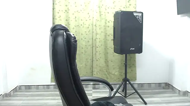 LAURA CRAIZY online show from 03/18/26, 03:09