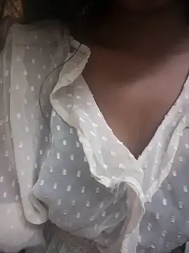 Snapshot of PARI_Hun chatting on 04/11/26, 03:16 PARI Hun online show from 04/11/26, 03:16