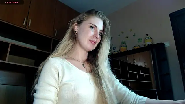 Snapshot of Aqualen chatting on 10/08/25, 12:36 Aqualen online show from 10/08/25, 12:36