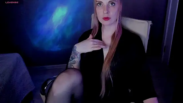 Snapshot of Aqualen chatting on 11/10/25, 07:13 Aqualen online show from 11/10/25, 07:13