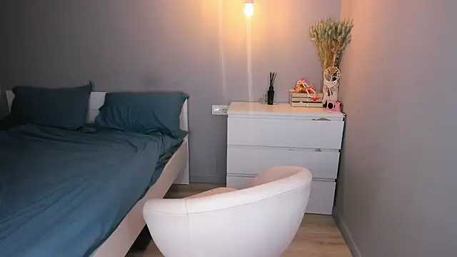 missliiaa online show from 11/04/25, 09:52