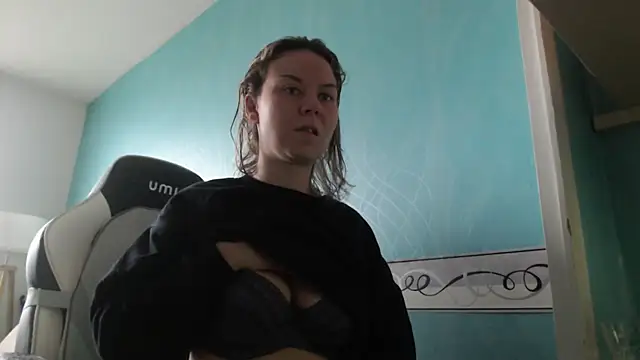 BabyNila online show from 12/23/25, 09:29