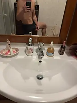 Snapshot of giovanni5281 chatting on 03/09/26, 06:12 giovanni5281 online show from 03/09/26, 06:12