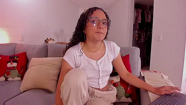 DAHLIA BROWNIE online show from 01/06/25, 05:19