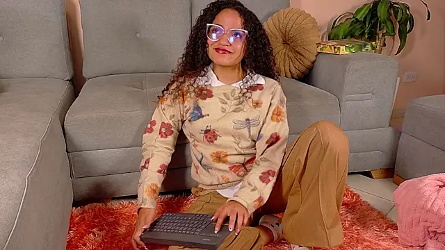 Snapshot of DAHLIA_BROWNIE chatting on 04/23/26, 12:56 DAHLIA BROWNIE online show from 04/23/26, 12:56