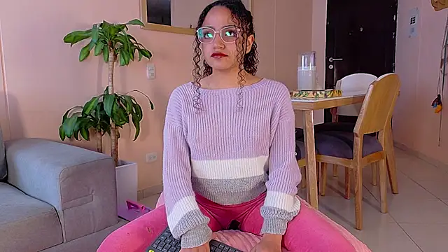 Snapshot of DAHLIA_BROWNIE chatting on 04/23/26, 08:44 DAHLIA BROWNIE online show from 04/23/26, 08:44