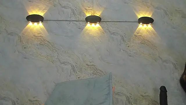 jones maddy  online show from 02/01/25, 12:05