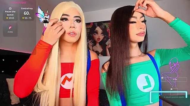 Snapshot of NahiaFox chatting on 10/31/25, 12:28 NahiaFox online show from 10/31/25, 12:28