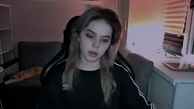 Snapshot of MelissaBrank chatting on 01/15/25, 06:08 MelissaBrank online show from 01/15/25, 06:08