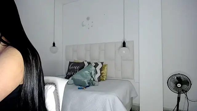 tiffany  pink online show from 09/14/25, 05:23