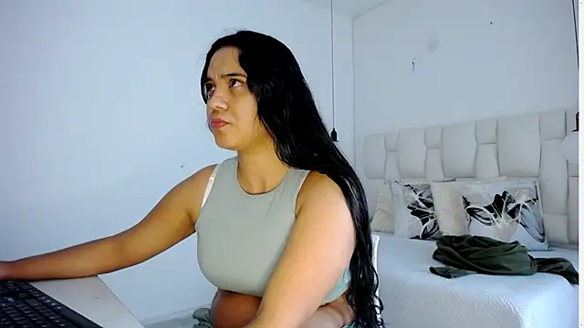 tiffany  pink online show from 10/11/25, 01:49