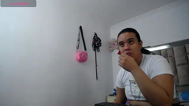 tiffany  pink online show from 12/02/25, 09:10