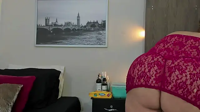 Cheryl JONES online show from 09/21/25, 01:35