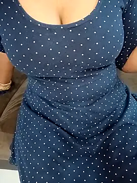 Snapshot of Mounika25 chatting on 02/23/25, 06:01 Mounika25 online show from 02/23/25, 06:01