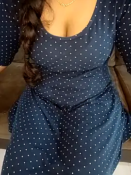 Snapshot of Mounika25 chatting on 03/08/25, 08:57 Mounika25 online show from 03/08/25, 08:57