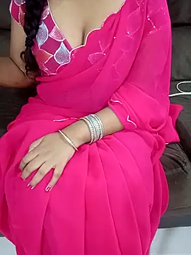 Snapshot of Mounika25 chatting on 09/22/25, 05:48 Mounika25 online show from 09/22/25, 05:48