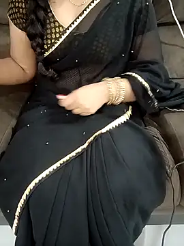 Snapshot of Mounika25 chatting on 09/26/25, 06:12 Mounika25 online show from 09/26/25, 06:12