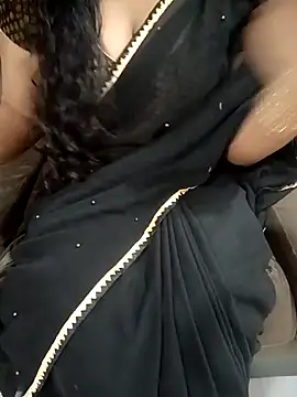 Snapshot of Mounika25 chatting on 11/17/25, 06:19 Mounika25 online show from 11/17/25, 06:19