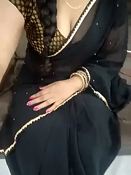 Snapshot of Mounika25 chatting on 11/21/25, 06:56 Mounika25 online show from 11/21/25, 06:56