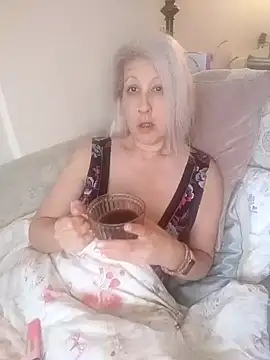 Snapshot of MaggieMoonxxx chatting on 12/16/24, 08:41 MaggieMoonxxx online show from 12/16/24, 08:41