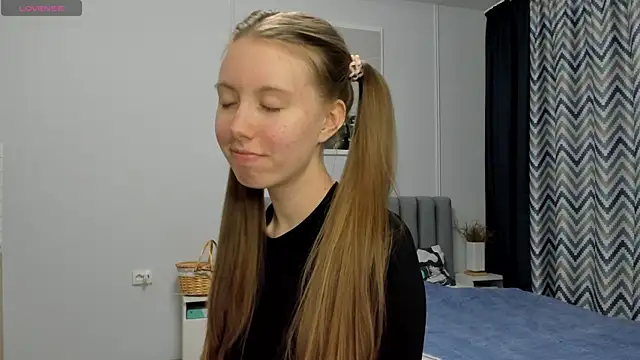 Snapshot of Peggy_Beauty chatting on 12/07/24, 02:09 Peggy Beauty online show from 12/07/24, 02:09