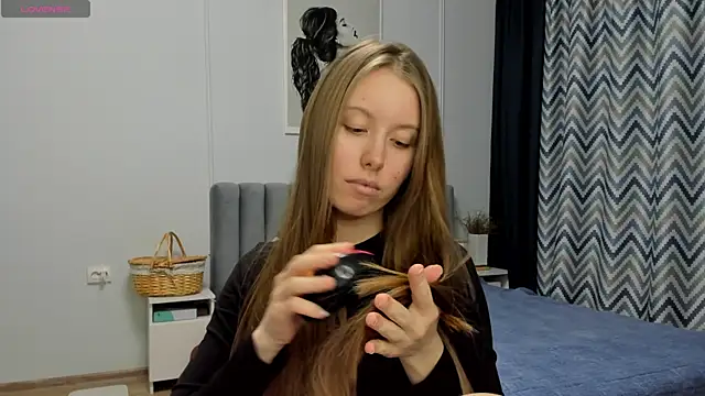 Snapshot of Peggy_Beauty chatting on 12/09/24, 02:56 Peggy Beauty online show from 12/09/24, 02:56