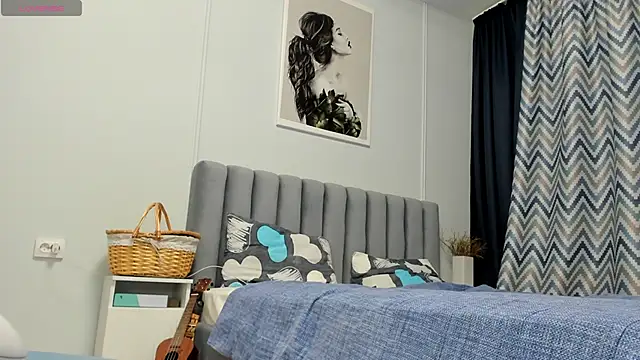 Snapshot of Peggy_Beauty chatting on 12/12/24, 02:04 Peggy Beauty online show from 12/12/24, 02:04