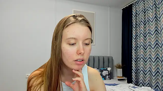 Snapshot of Peggy_Beauty chatting on 01/10/25, 01:31 Peggy Beauty online show from 01/10/25, 01:31