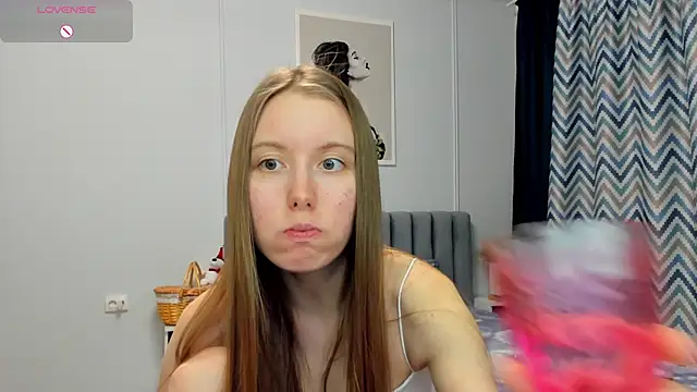 Snapshot of Peggy_Beauty chatting on 01/18/25, 12:02 Peggy Beauty online show from 01/18/25, 12:02