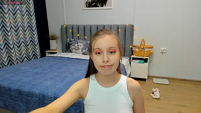 Snapshot of Peggy_Beauty chatting on 01/25/25, 06:01 Peggy Beauty online show from 01/25/25, 06:01