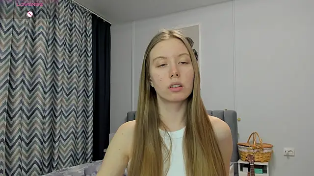 Snapshot of Peggy_Beauty chatting on 03/07/25, 01:31 Peggy Beauty online show from 03/07/25, 01:31