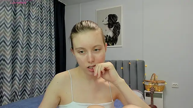 Snapshot of Peggy_Beauty chatting on 03/19/25, 06:01 Peggy Beauty online show from 03/19/25, 06:01