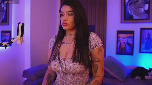 Snapshot of HannahW_ chatting on 12/06/24, 09:35 HannahW online show from 12/06/24, 09:35