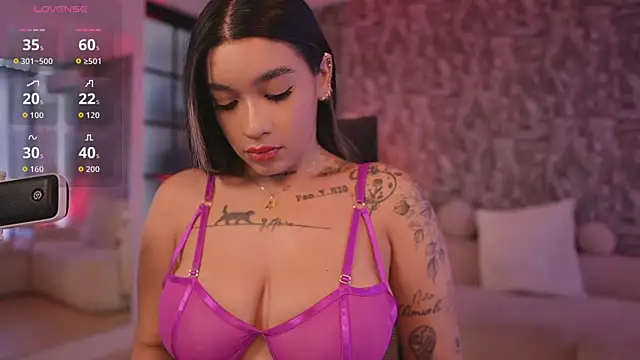 Snapshot of HannahW_ chatting on 09/18/25, 06:21 HannahW online show from 09/18/25, 06:21